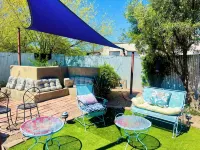 Artsy Historic Downtown 2BR w large backyard & private Salt Water Spa Pool - 私人泳池