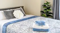 Tiny Cottage w/Private Workspace in the Heart of Davidson! -  Privatzimmer