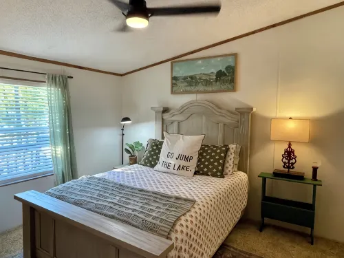 Waterfront  - Enjoy The Sunset Lodge Lake  House with kayaks, dock, swimming - Homestays