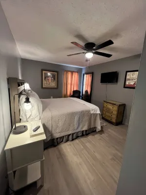 River Living - One Story - 2 bd/2ba - On the River - 2Blks to Main St - VIEWS - Bintang 3