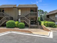NEW reno! Walk to Pinehurst CC, The Cradle and enjoy the indoor putting green! Hotels in Pinehurst