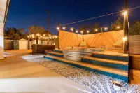 GAME ROOM! Hot Tub+Stock Tank Pool+Fire pit - Balkoner