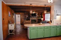 Spacious 3Br Near UL & Cajun Dome- Game Room + Grill - 방갈로