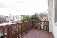 Gorgeous designer home in Capital Hill - Jacuzzi