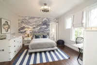 Historical New England coastal holiday home-2 min. from Ocean Beach - Homestays