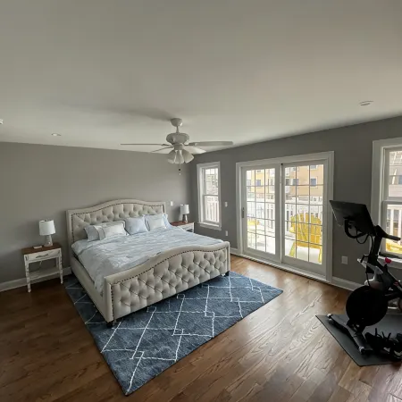Luxury Multi Floor Single Family with Roof Deck & Hot Tub 4/5 Bedrooms 3.5 Baths