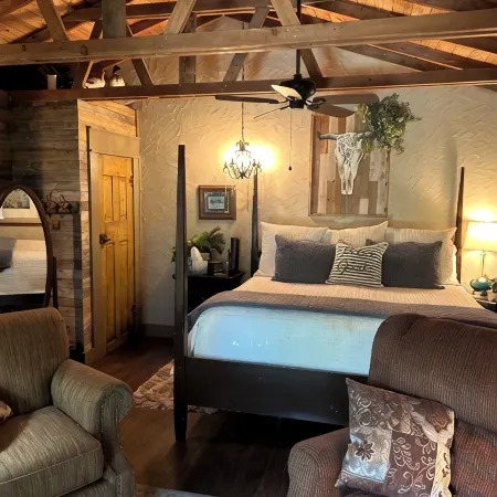 BoisD’Arc Bungalow & Suites - comfy Studio Type Bungalow - private