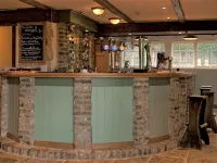 Duke of Wellington Inn - Motels