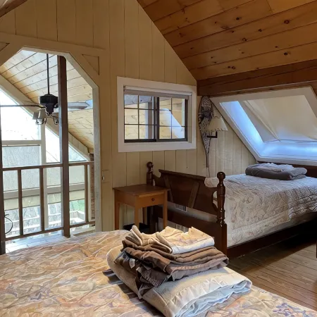 Fabulous Mountain View Chalet close to Everything in North Conway.  Pet Friendly