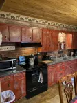 Mountain Cabin walking distance to Park and Brewery. Level off street parking. - 무료 와이파이