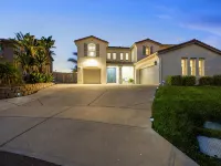 Resort-style Home with stunning views, pool, hot tub, putting green Ξενοδοχεία στην πόλη Fallbrook