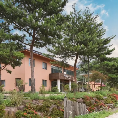 Gwangyang Sandalbaengi Pension