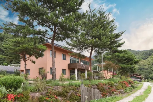 Gwangyang Sandalbaengi Pension - 2-Star