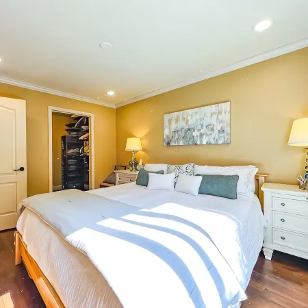 Monterey County Seaside, Bungalow Minutes from the Ocean !