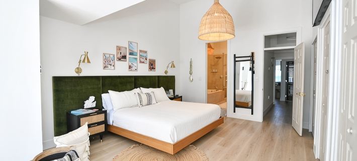Brand New Listing!  Beautiful - Upscale newly remodeled Modern Tropical Oasis! Hotels in Key Largo