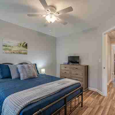 Mins to Downtown~Etsu~Jcmc~VA Med Center+King & Queen Beds Rooms