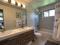 Modern SoBo 3-Bd with Office, Views;  Near trails, dining, CU and Chautauqua - 露台
