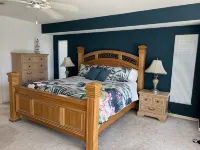 RUM CAY GETAWAY: South facing waterfront home, private pool/spa, bar, and dock. - Wifi