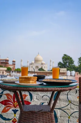 Joey's Hostel Agra - 200m from Taj Mahal - 2 ดาว
