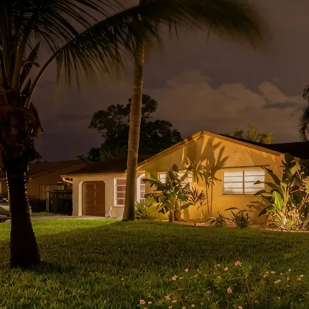 Sailfish Cove –Tropical Escape Minutes from Delray