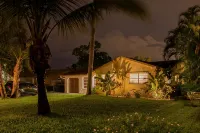 Sailfish Cove –Tropical Escape Minutes from Delray - Private Pool
