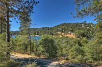 Dogs Are Family Also 240° Lakefront View Spacious Modern Family Retreat Sleeps 8 - 3-Star