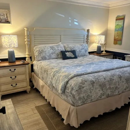 Crystal Sands- Beachfront and Sweeping Gulf Views + Free Beach Service