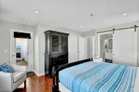 Oceanfront; 2 King Suites; Top Floor Corner Unit; Elevator - 4-Star
