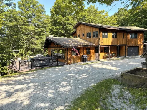 Spacious Newly renovated house with Hot tub, Game Room, Fitness room and more! - Boutique