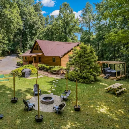 30%Off Mountain Cabin - 2 King Beds, Hot Tub, Game Room, Mini Golf, EV Charger