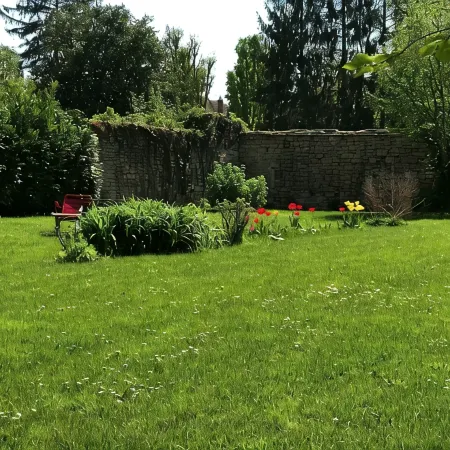 Former convent from the 17th, renovated, private garden, Beaune city center