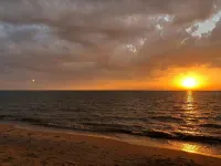 Beach house with Private Heated Pool, Jacuzzi, Firepit. Steps to beach and park. - 무료 와이파이