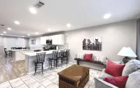 Spacious Living, BBQ, Minutes to DFW Airport, Sleep 16 - WiFi