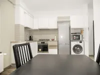 Clement Apartments - parking