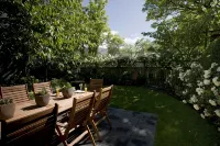 Arrowtown House Boutique Hotel - parking