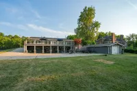 Lakefront Home! Game Tables and Boat Dock - 4 stjerner