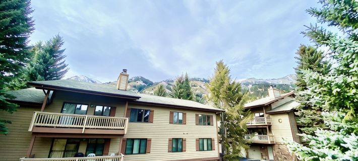 Teewinot B5: Top Floor 2BR/2BA Condo -- Fully Remodeled Hotels in Jackson