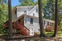 Vintage & Modern Lodge-Lake Winnipesaukee Water Access w/ Boat Slip, Dog Welcome - Wifi