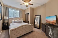 Private Resort Retreat - Pool, Hot Tub, Sauna & Games - 4-Star