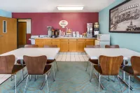 Super 8 by Wyndham Bourbonnais/Kankakee Area Hotels in Kankakee