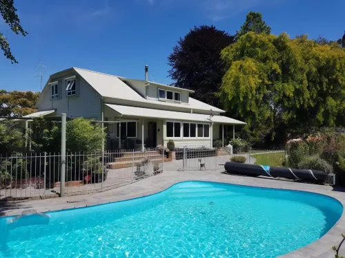 The Jolly Poacher Retreat Hoteles en Spring Creek