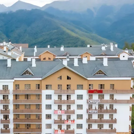 AYS Design Hotel Rosa Khutor (Айс Дизайн отель Роза Хутор) Отели рядом с достопримечательностью «Roza Khutor  Train Station»