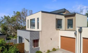 Apollo Bay Seal Apartments