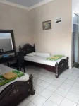 Hotel Rahmat Hotel dekat Mitra Swalayan Sampang