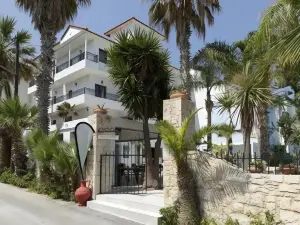 Minoa Apartments