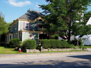 Holidae House Bed & Breakfast