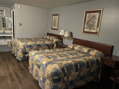 Budget Host Three Crowns Motor Lodge Hotels in Cumberland Township