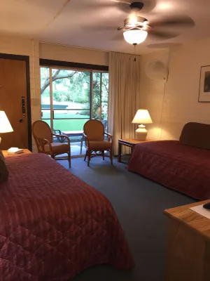 Dolphin Bay Hotel Hotels in Hilo
