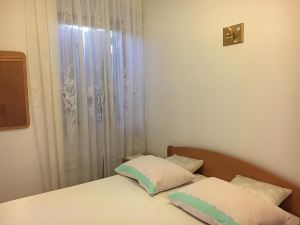 Apartmani Loredana - One-Bedroom Apartment with Sea View
