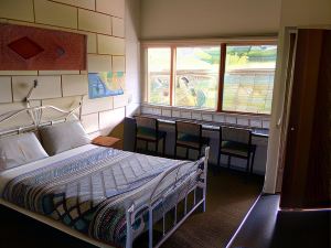 Port Campbell Guesthouse & Flash Packers